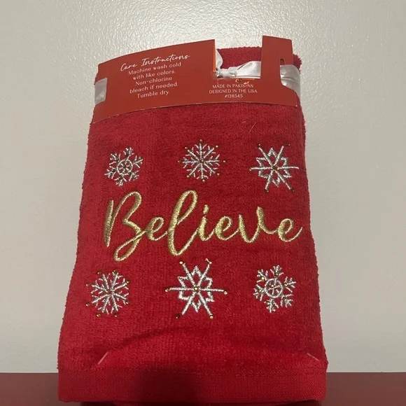 Red and Gold Hand Towels Set - set of 2 - Picture 2 of 3